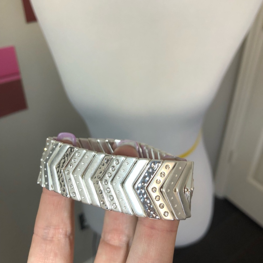 Premier Designs silver stretch bracelet